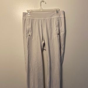 Athleta White Leggings with Side Zipper Pockets Sz. S New NWOT